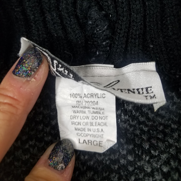 Cowl neck sweater vest with pockets - Picture 3 of 4